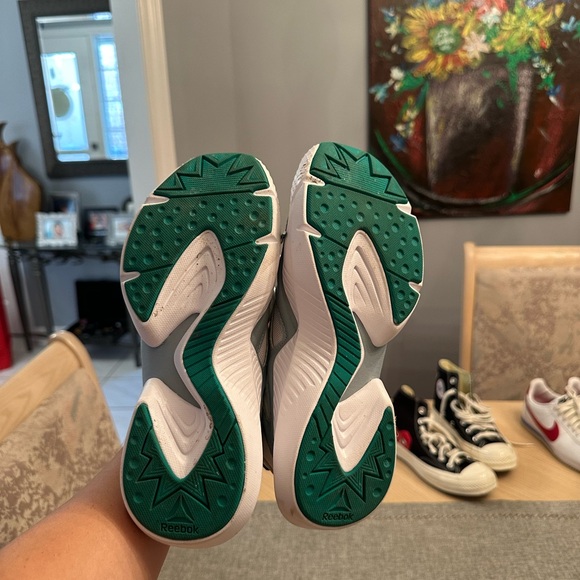 REBOOK RUNNING SHOES - Picture 10 of 13